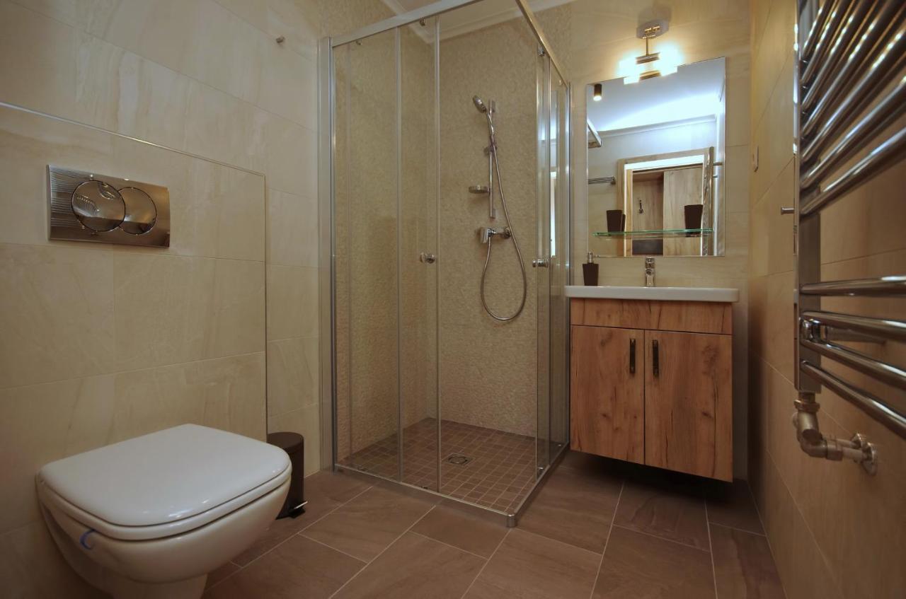 Almasy Apartmanhaz Гюла Екстериор снимка