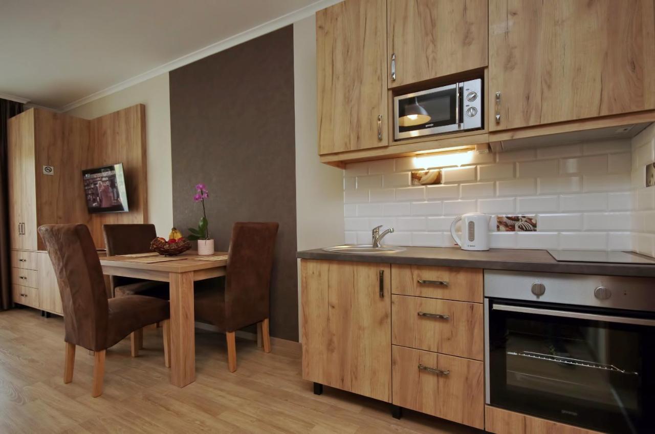 Almasy Apartmanhaz Гюла Екстериор снимка