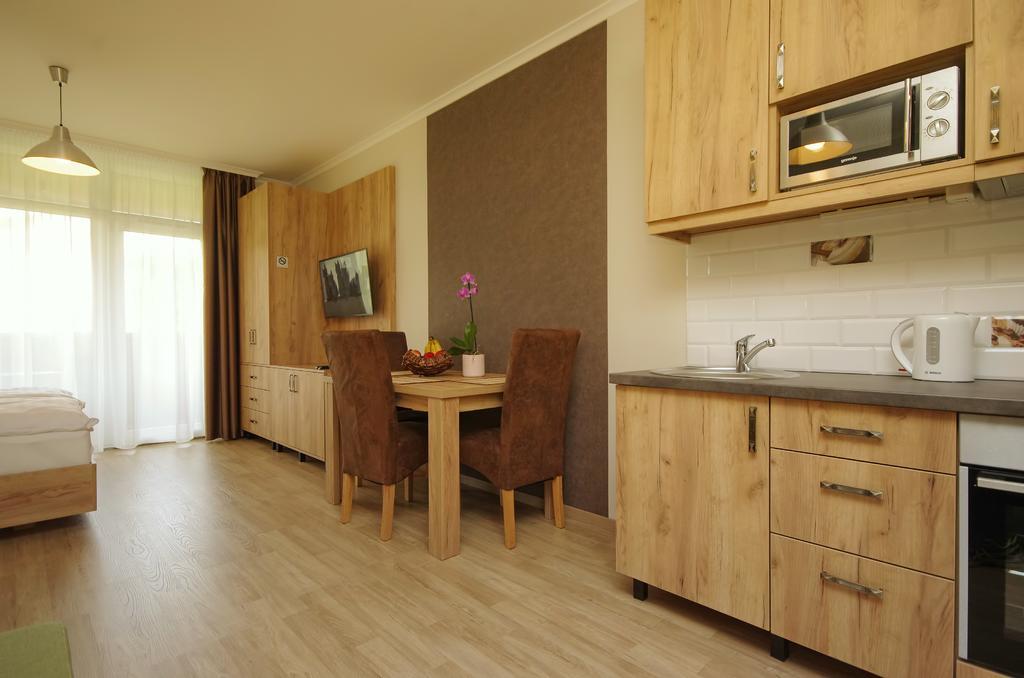 Almasy Apartmanhaz Гюла Екстериор снимка